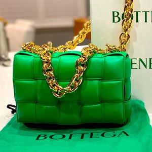 Bottega Veneta parakeet green padded maxi chain cassette bag